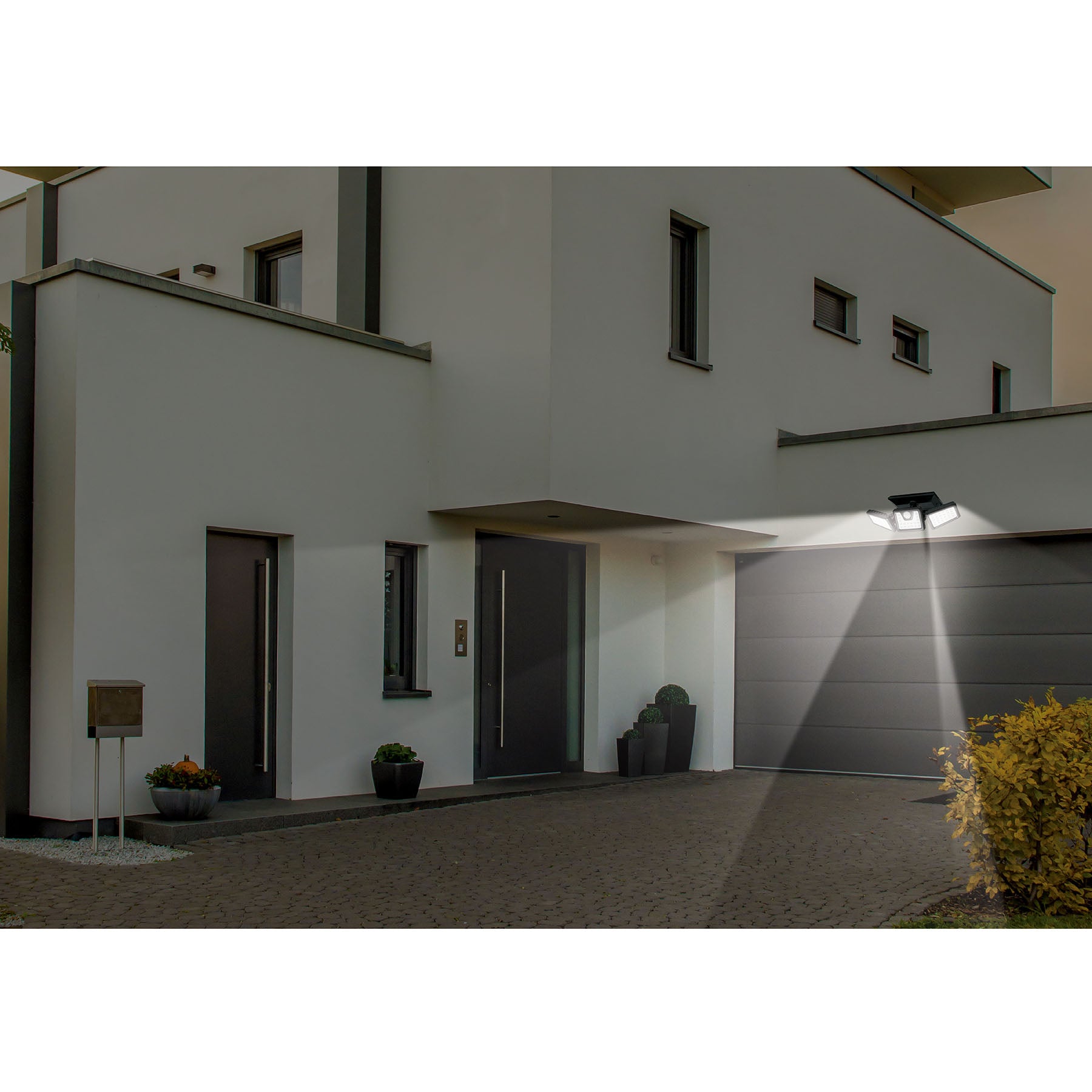 Luminario Solar LED 8 W con sensor de movimiento, Volteck