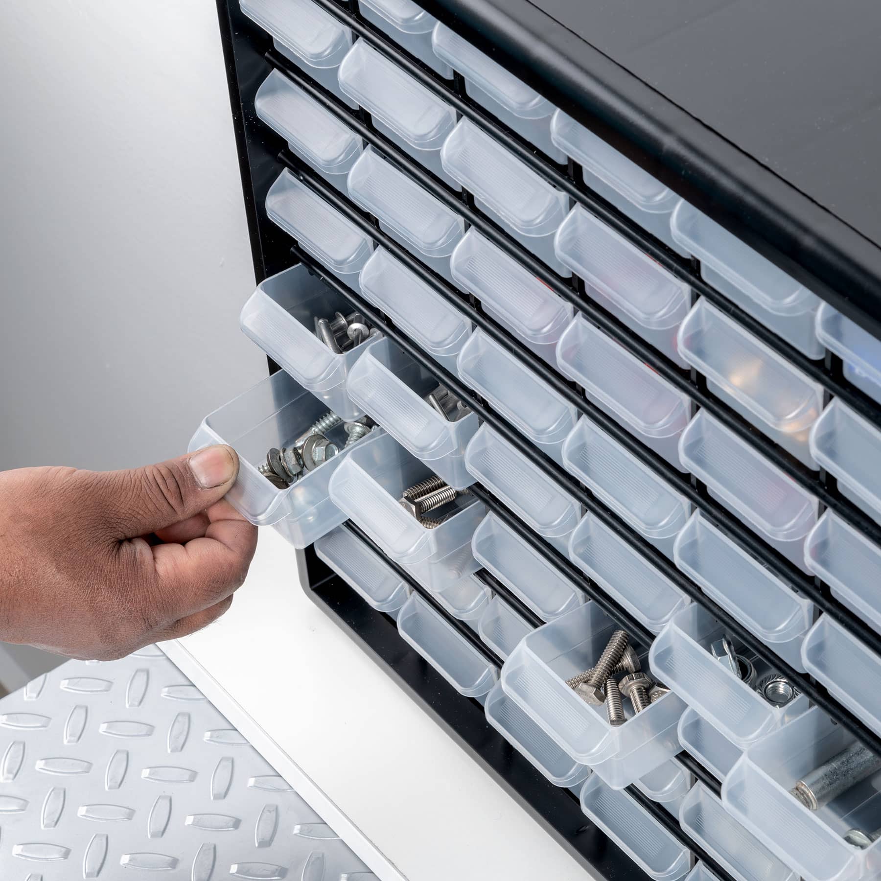 Organizador 20" con 64 compartimentos