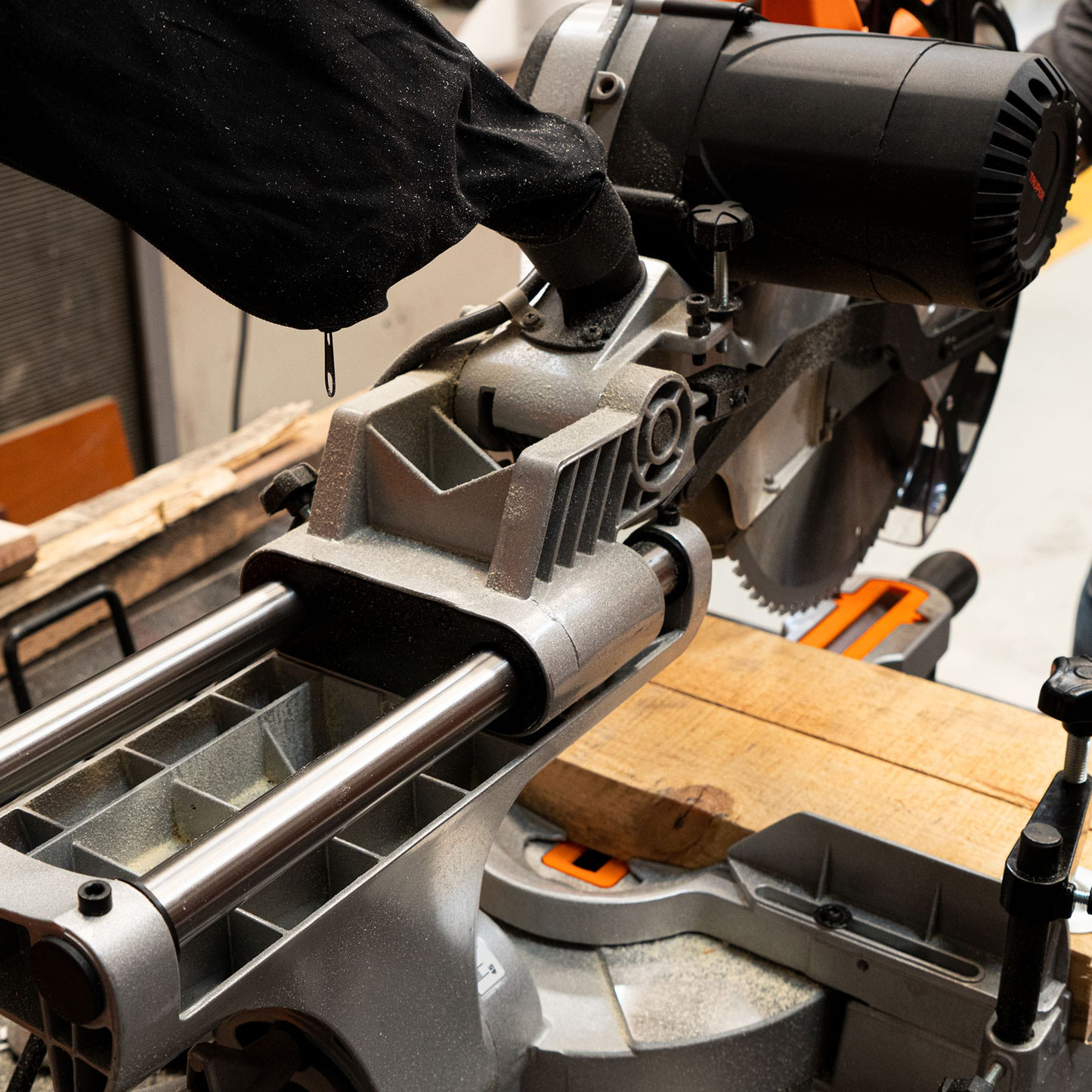 Sierra de inglete para corte en madera, 12", telescópica sustituto 103235